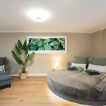 Апартаменты Wellness Retreat For 2 With Private Sauna & Whirlpool - Free Parking, Quiet Center By Hero Homes Грац