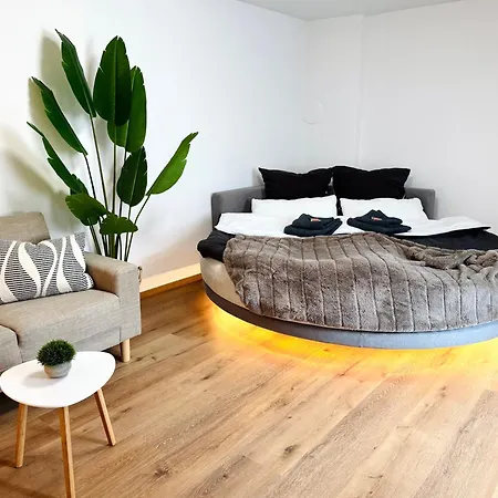 Private Wellness Mit Whirlpool & Free Parking