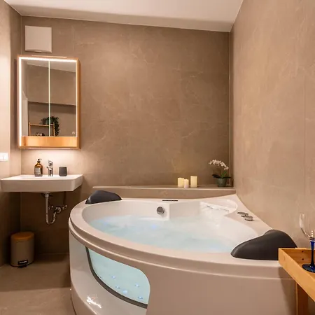 Apartamento Wellness Altstadt - Sauna, Whirlpool & Free Parking By Hero Homes Graz
