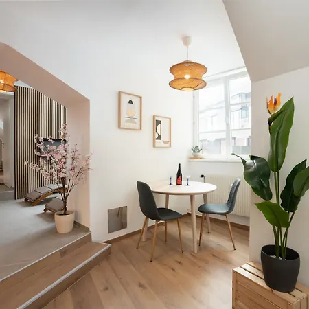 Wellness Retreat For 2 With Private Sauna & Whirlpool - Free Parking, Quiet Center By Hero Homes *