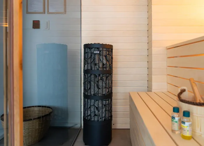 Wellness Retreat For 2 With Private Sauna & Whirlpool - Free Parking, Quiet Center By Hero Homes Apartment Graz